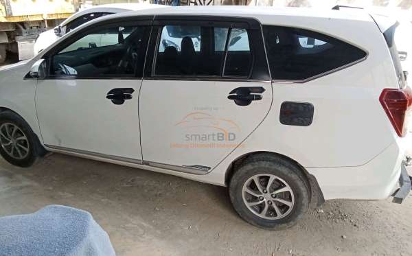 DAIHATSU  SIGRA  R
