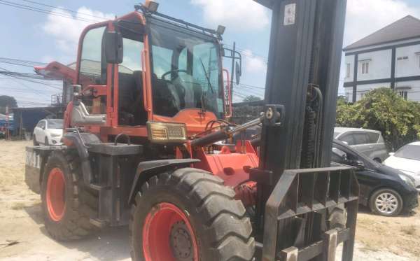 SDYG YUGONG FORKLIFT