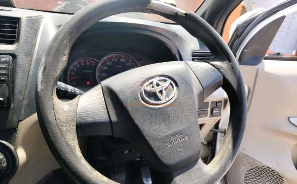 TOYOTA AVANZA 1.3 G