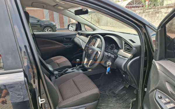 TOYOTA INNOVA 2.4 G