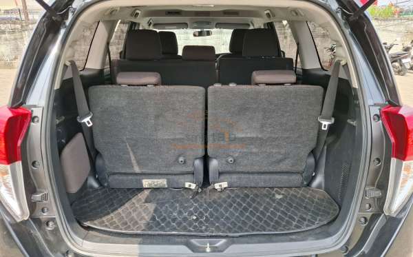 TOYOTA INNOVA 2.4 G