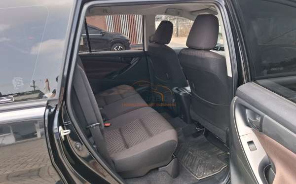 TOYOTA INNOVA 2.4 G