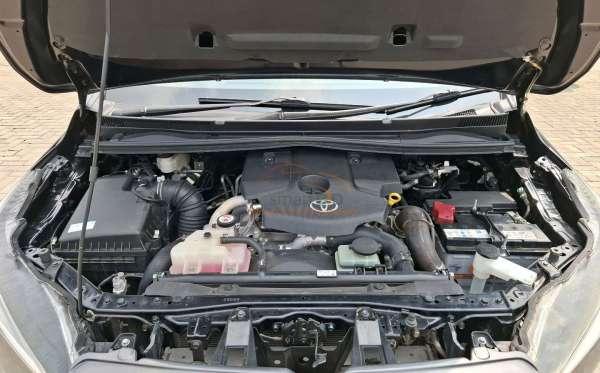 TOYOTA INNOVA 2.4 G