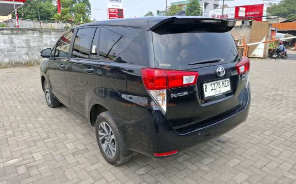 TOYOTA INNOVA 2.4 G