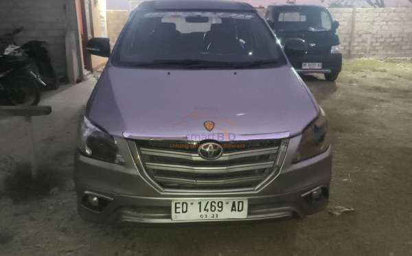 TOYOTA INNOVA