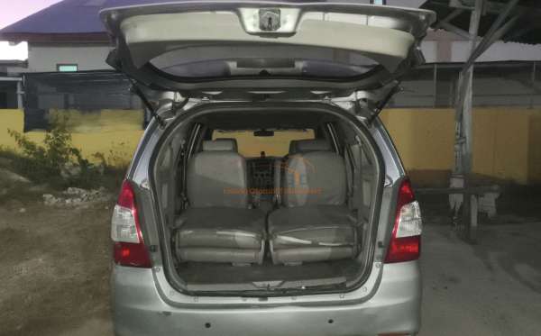 TOYOTA INNOVA