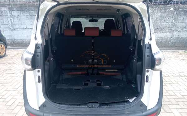 TOYOTA SIENTA 1.5V
