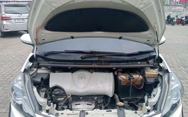 TOYOTA SIENTA 1.5V