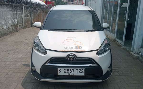 TOYOTA SIENTA 1.5V
