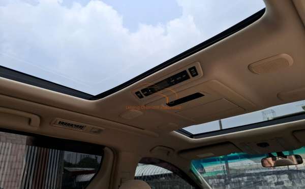 TOYOTA VELLFIRE 2.4