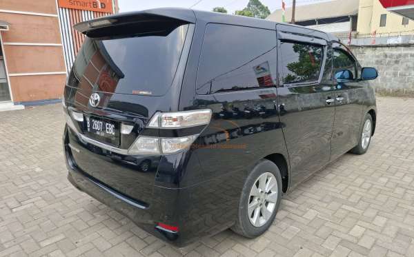 TOYOTA VELLFIRE 2.4