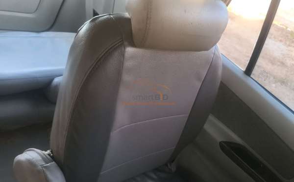 TOYOTA INNOVA