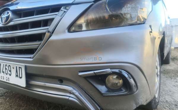 TOYOTA INNOVA