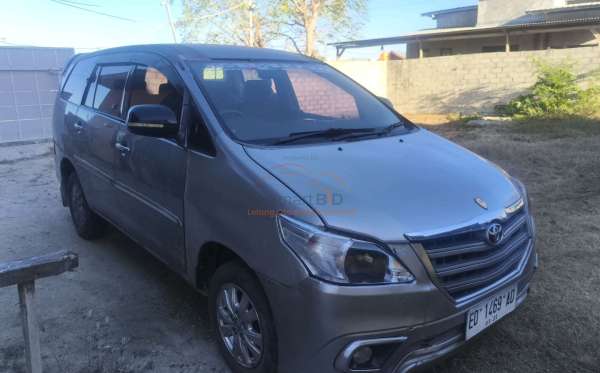 TOYOTA INNOVA