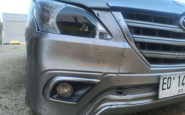 TOYOTA INNOVA