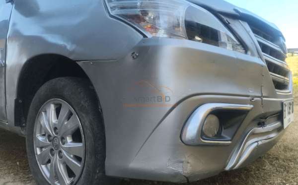 TOYOTA INNOVA
