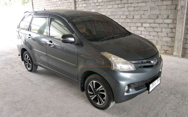 DAIHATSU XENIA