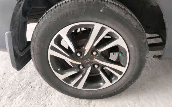 DAIHATSU XENIA