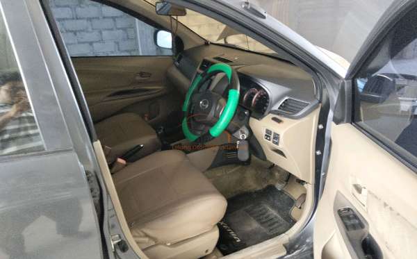 DAIHATSU XENIA