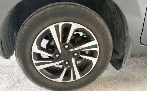 DAIHATSU XENIA