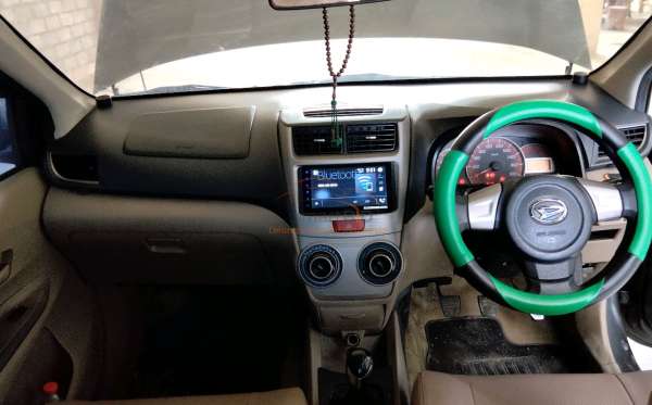 DAIHATSU XENIA