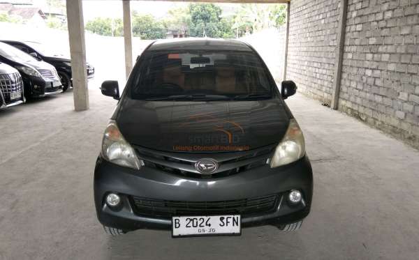 DAIHATSU XENIA