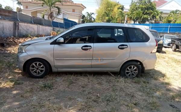 DAIHATSU XENIA