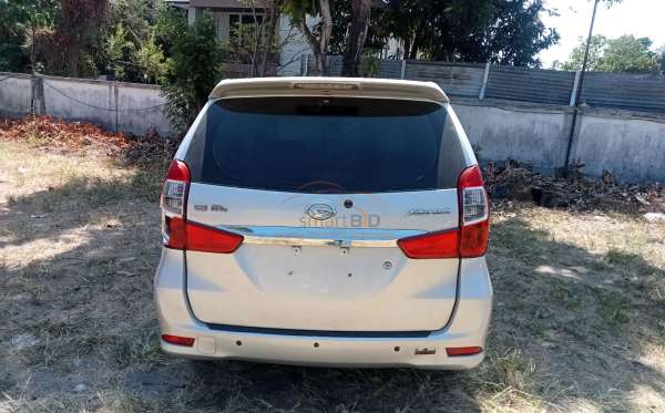 DAIHATSU XENIA
