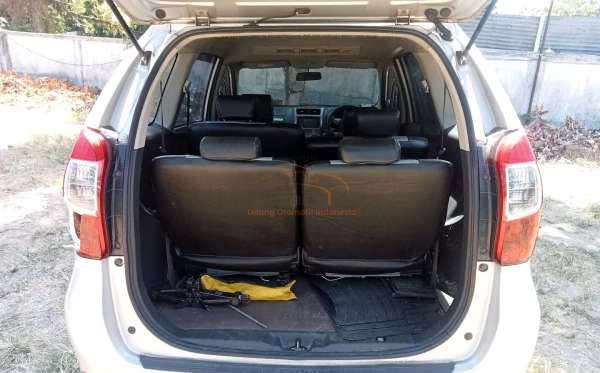 DAIHATSU XENIA