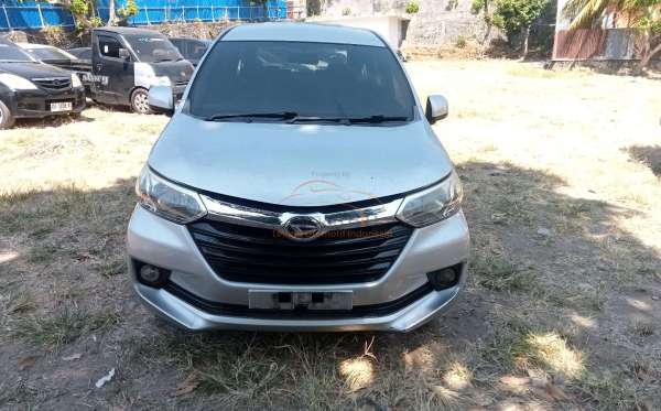 DAIHATSU XENIA