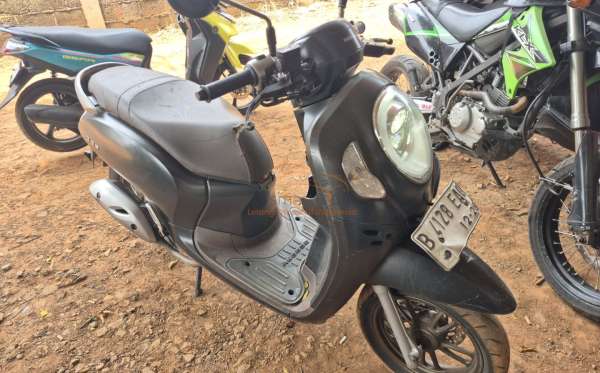 HONDA SCOOPY CW