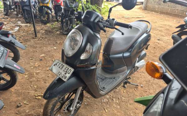 HONDA SCOOPY CW
