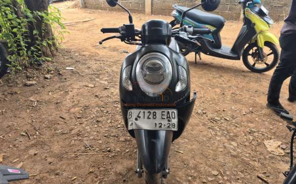 HONDA SCOOPY CW