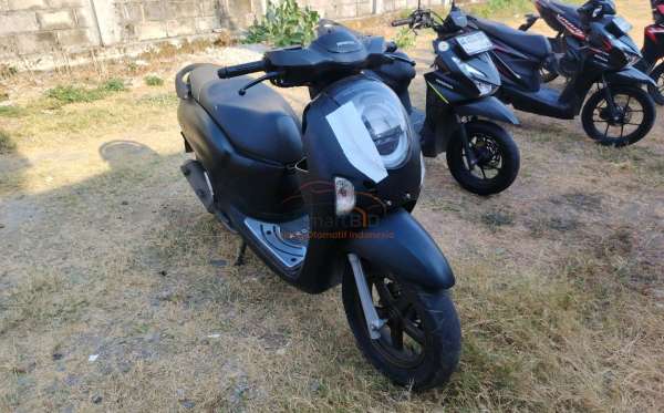 HONDA SCOOPY PRESTIGE