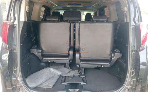 TOYOTA ALPHARD 2.5