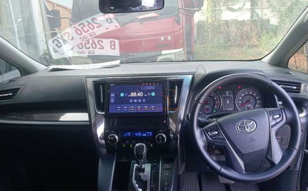 TOYOTA ALPHARD 2.5