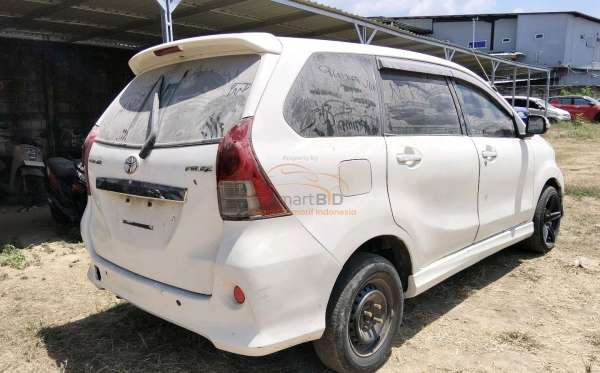 TOYOTA  AVANZA  VELOZ