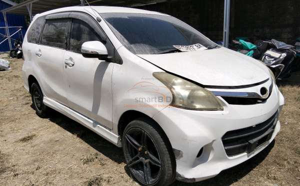 TOYOTA  AVANZA  VELOZ