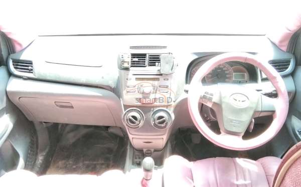 TOYOTA  AVANZA  VELOZ