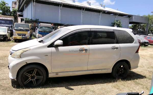 TOYOTA  AVANZA  VELOZ