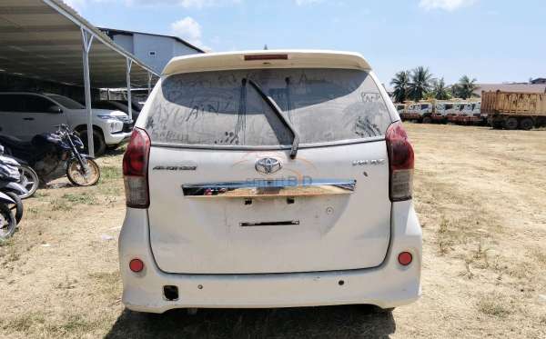 TOYOTA  AVANZA  VELOZ