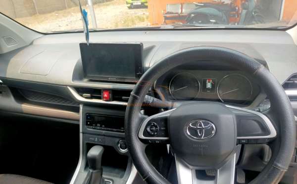 TOYOTA AVANZA 1.5 G