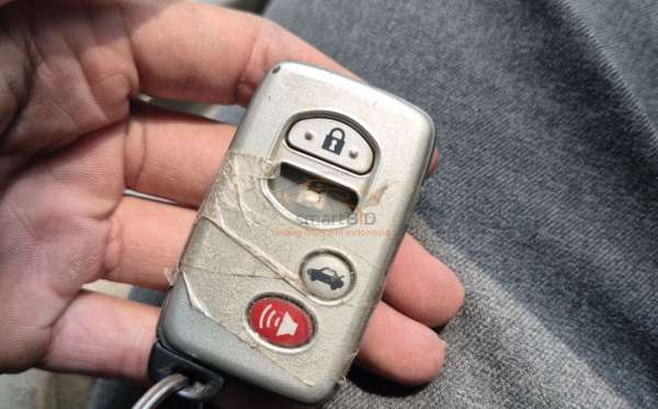 TOYOTA CAMRY V