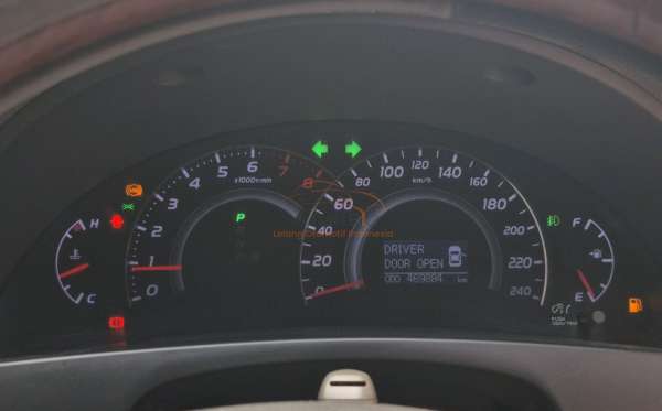 TOYOTA CAMRY V