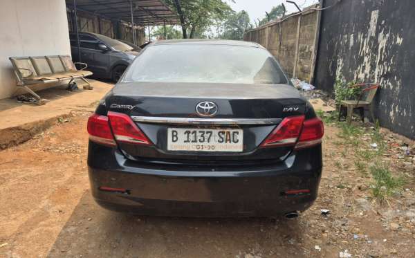 TOYOTA CAMRY V