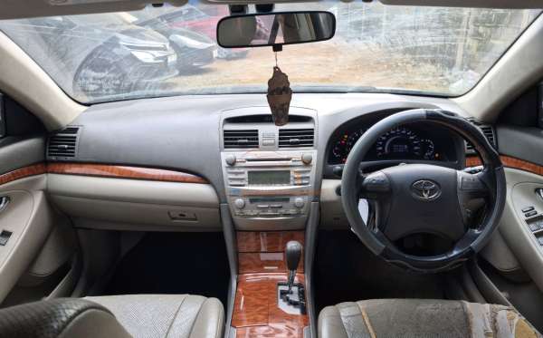 TOYOTA CAMRY V