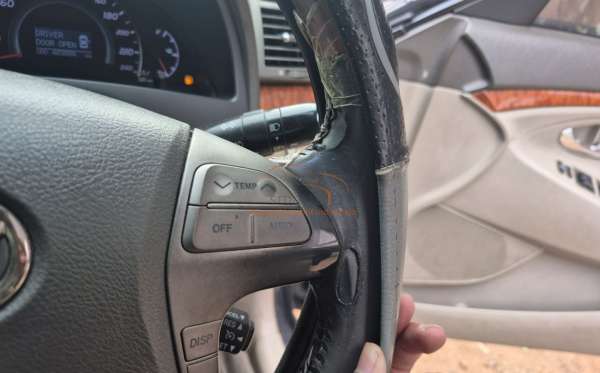 TOYOTA CAMRY V