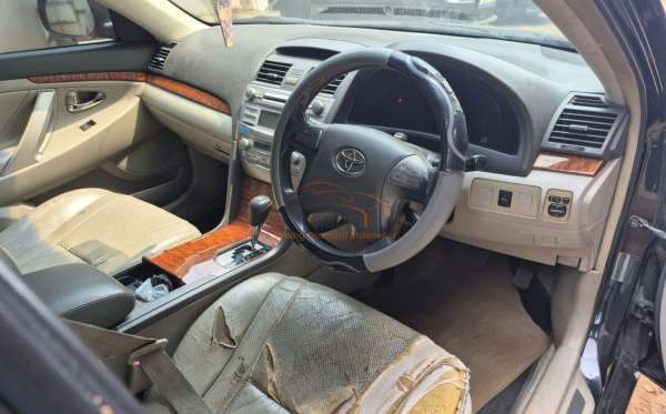 TOYOTA CAMRY V