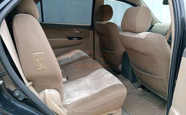 TOYOTA FORTUNER G 2.5