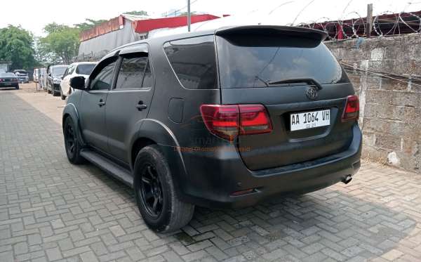 TOYOTA FORTUNER G 2.5